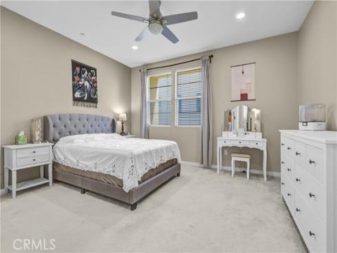 212 Paramount , Irvine, CA