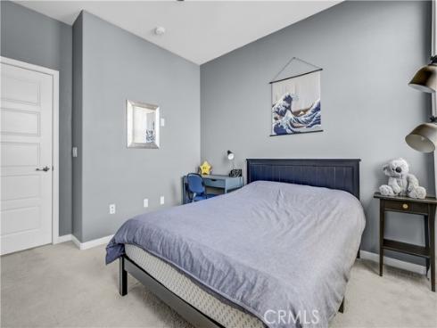 212 Paramount , Irvine, CA