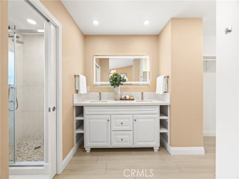 3 Moon Shadow , Irvine, CA