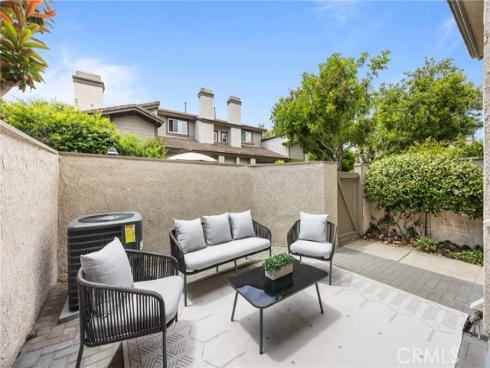 3 Moon Shadow , Irvine, CA