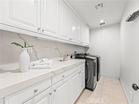 28  Blue Summit  , Irvine, CA
