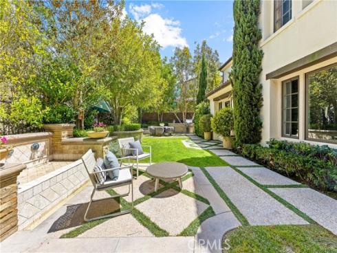 28  Blue Summit  , Irvine, CA