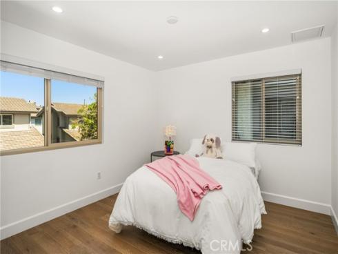 8 Moon Shadow 8 , Irvine, CA