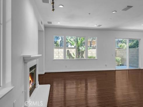 10 Salton , Irvine, CA