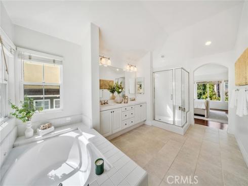7 Bayleaf Ln , Irvine, CA