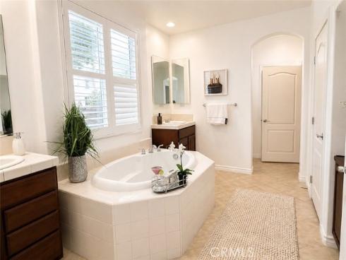 80 Wonderland , Irvine, CA
