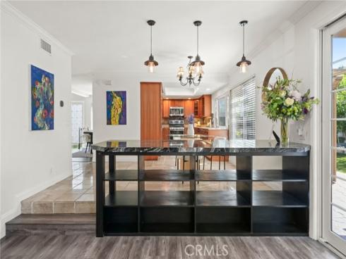 17 Deerwood , Irvine, CA