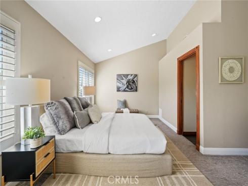 17 Deerwood , Irvine, CA