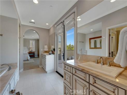 126 Long Fence , Irvine, CA