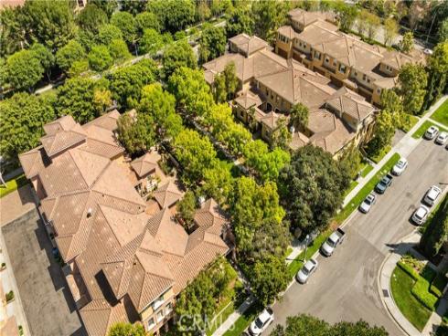 111 Chantilly , Irvine, CA