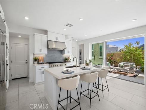306 Treble , Irvine, CA
