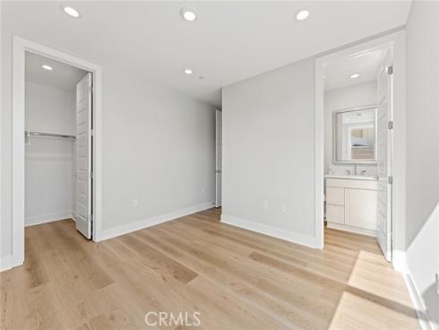 209 Stage , Irvine, CA