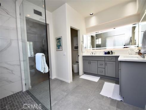 31 Vetrina , Irvine, CA