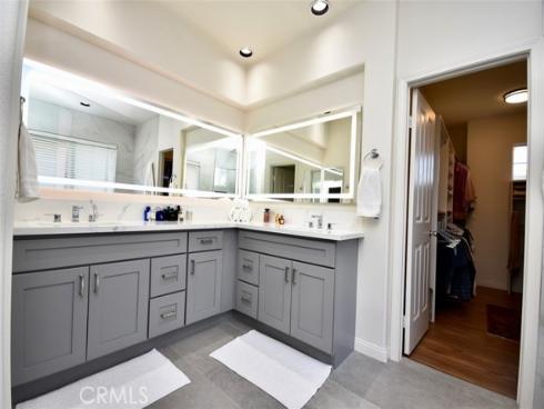 31 Vetrina , Irvine, CA