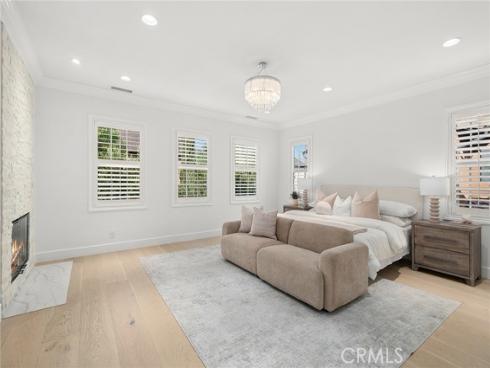 25 Twiggs , Irvine, CA