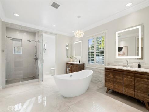 25 Twiggs , Irvine, CA