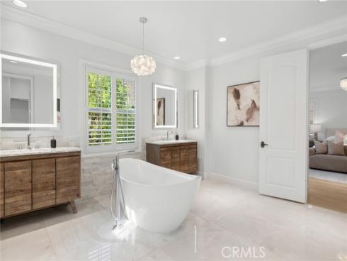 25 Twiggs , Irvine, CA