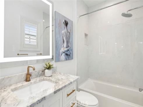 25 Twiggs , Irvine, CA