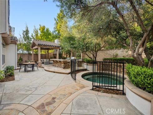 25  Twiggs  , Irvine, CA