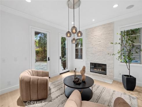 25 Twiggs , Irvine, CA