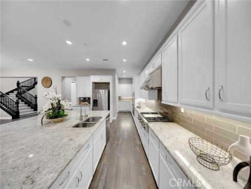 60 Dunmore , Irvine, CA