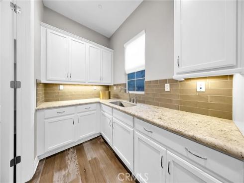 60 Dunmore , Irvine, CA