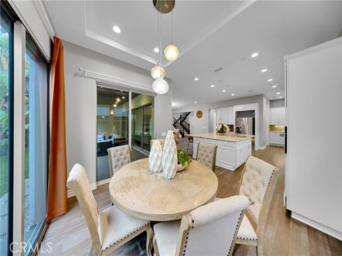 60 Dunmore , Irvine, CA