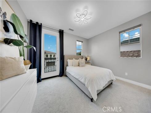 60 Dunmore , Irvine, CA