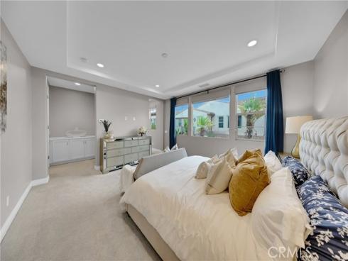 60 Dunmore , Irvine, CA