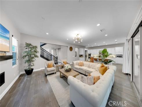 60 Dunmore , Irvine, CA