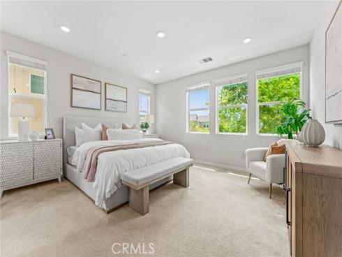 352 Chorus , Irvine, CA