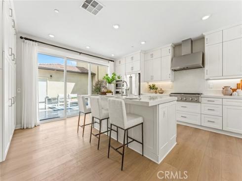 352 Chorus , Irvine, CA
