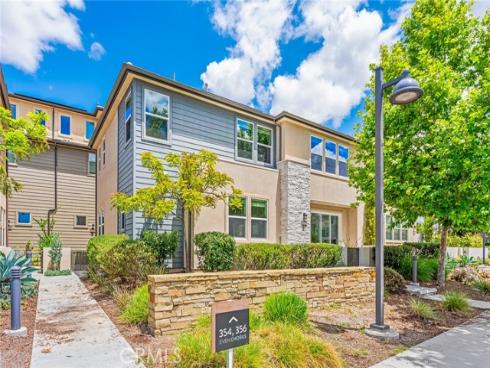 352 Chorus , Irvine, CA