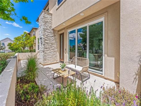 352 Chorus , Irvine, CA