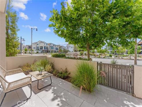 352 Chorus , Irvine, CA