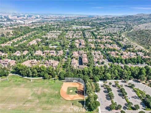 17 Canopy , Irvine, CA