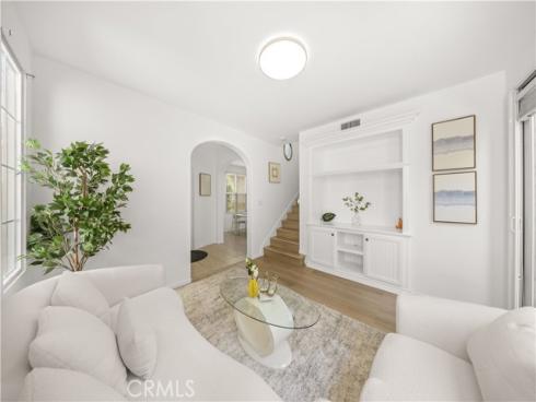 102 Chantilly , Irvine, CA
