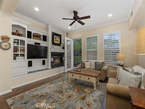 25  Carpenteria  , Irvine, CA