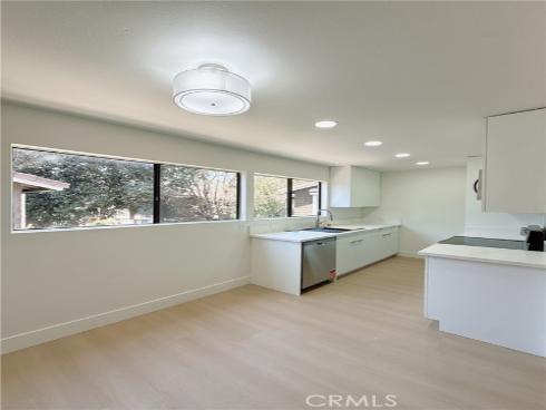 256 Streamwood , Irvine, CA