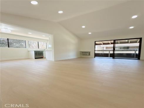 256 Streamwood , Irvine, CA