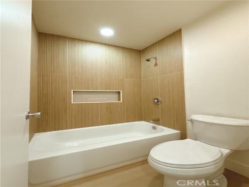 256 Streamwood , Irvine, CA