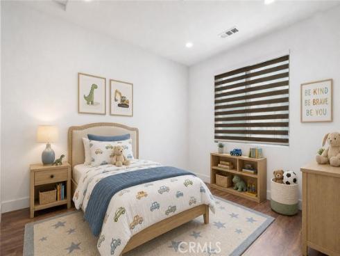 305  Novel  , Irvine, CA