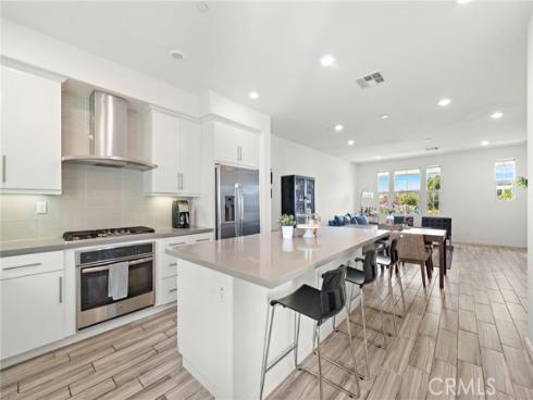144 Paramount , Irvine, CA