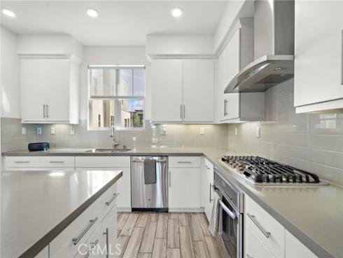 144 Paramount , Irvine, CA