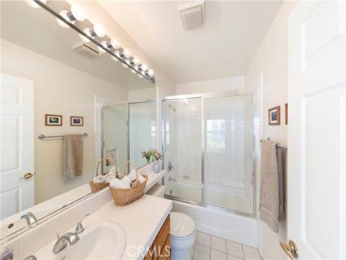 8 Longbourn Aisle , Irvine, CA