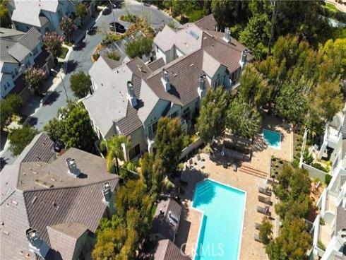 8 Longbourn Aisle , Irvine, CA