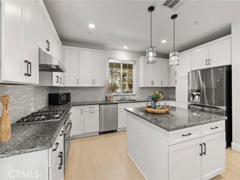 128 Mongoose , Irvine, CA