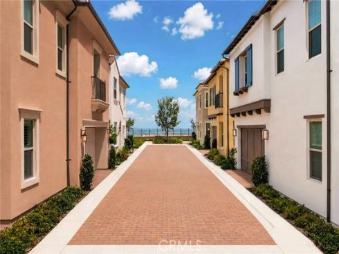 107 Petunia , Irvine, CA