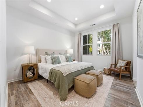 102 Trailblaze , Irvine, CA