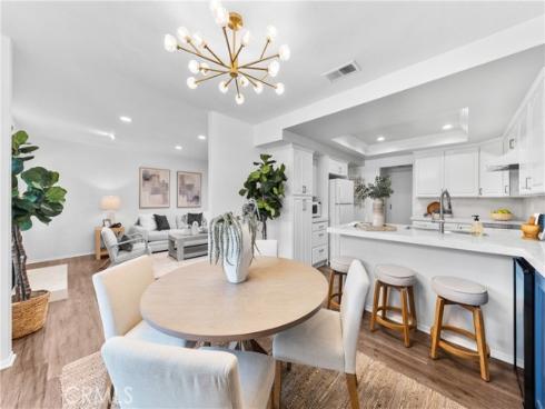 51 Ashbrook , Irvine, CA